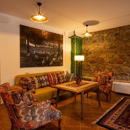 Mood Hotel Kazbegi Exterior foto