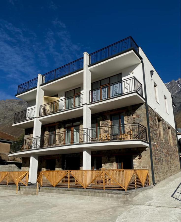 Mood Hotel Kazbegi Exterior foto