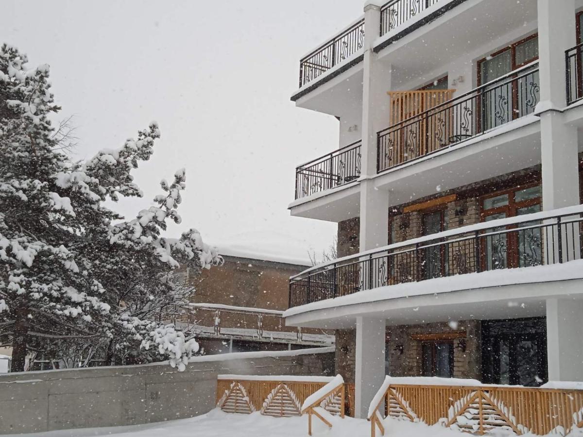 Mood Hotel Kazbegi Exterior foto