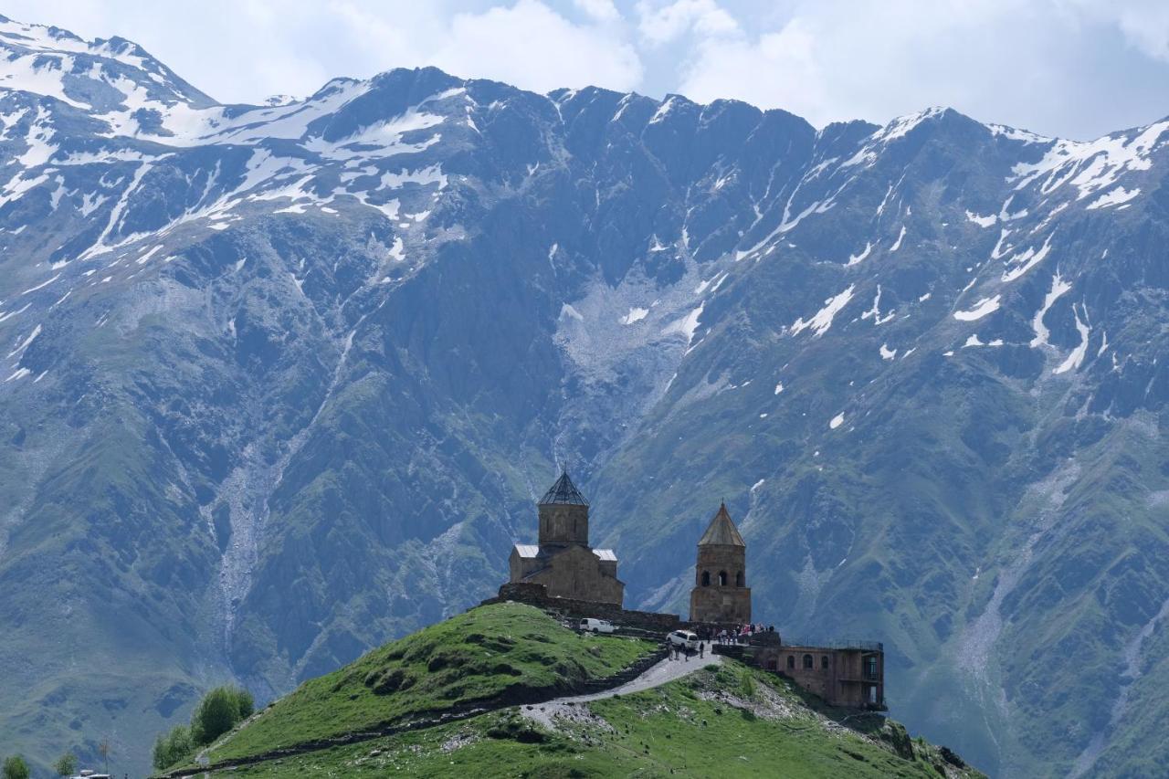 Mood Hotel Kazbegi Exterior foto