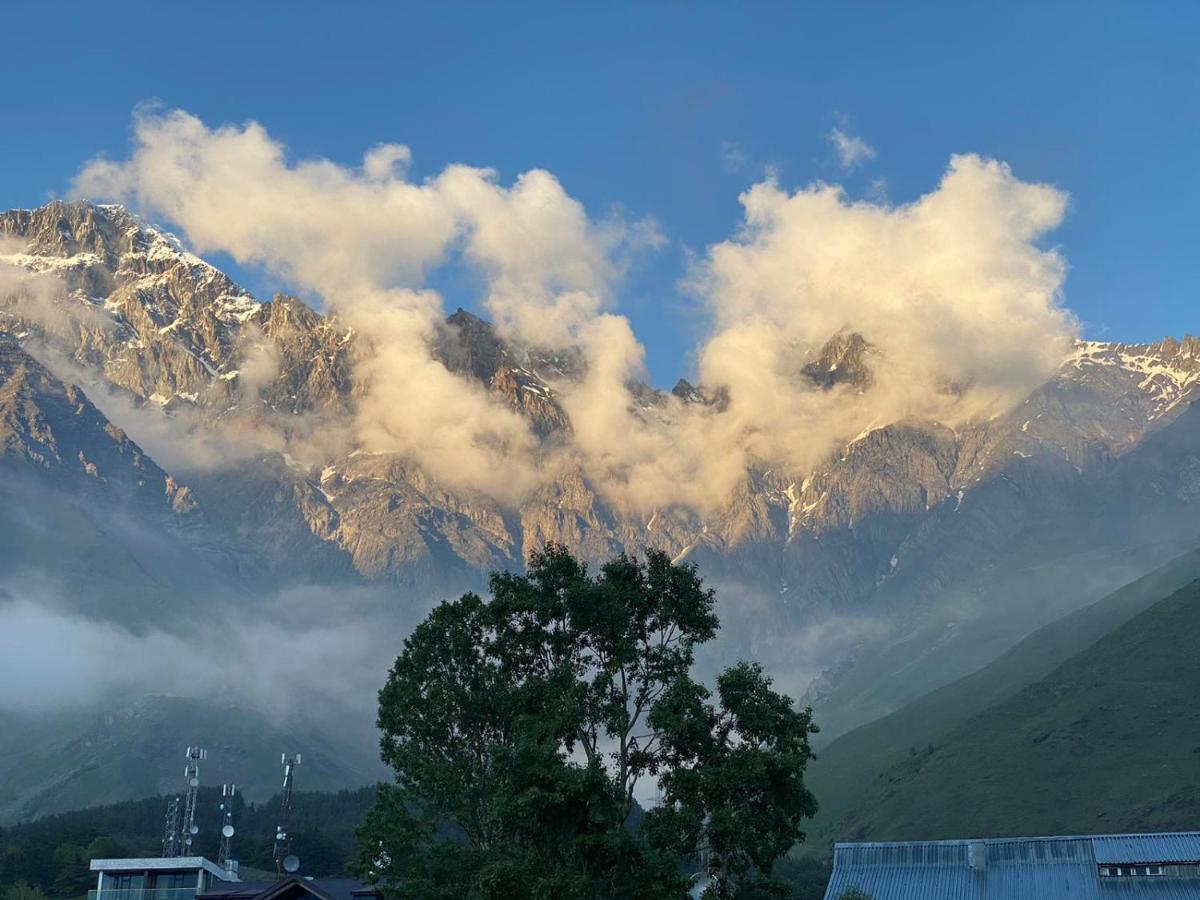 Mood Hotel Kazbegi Exterior foto