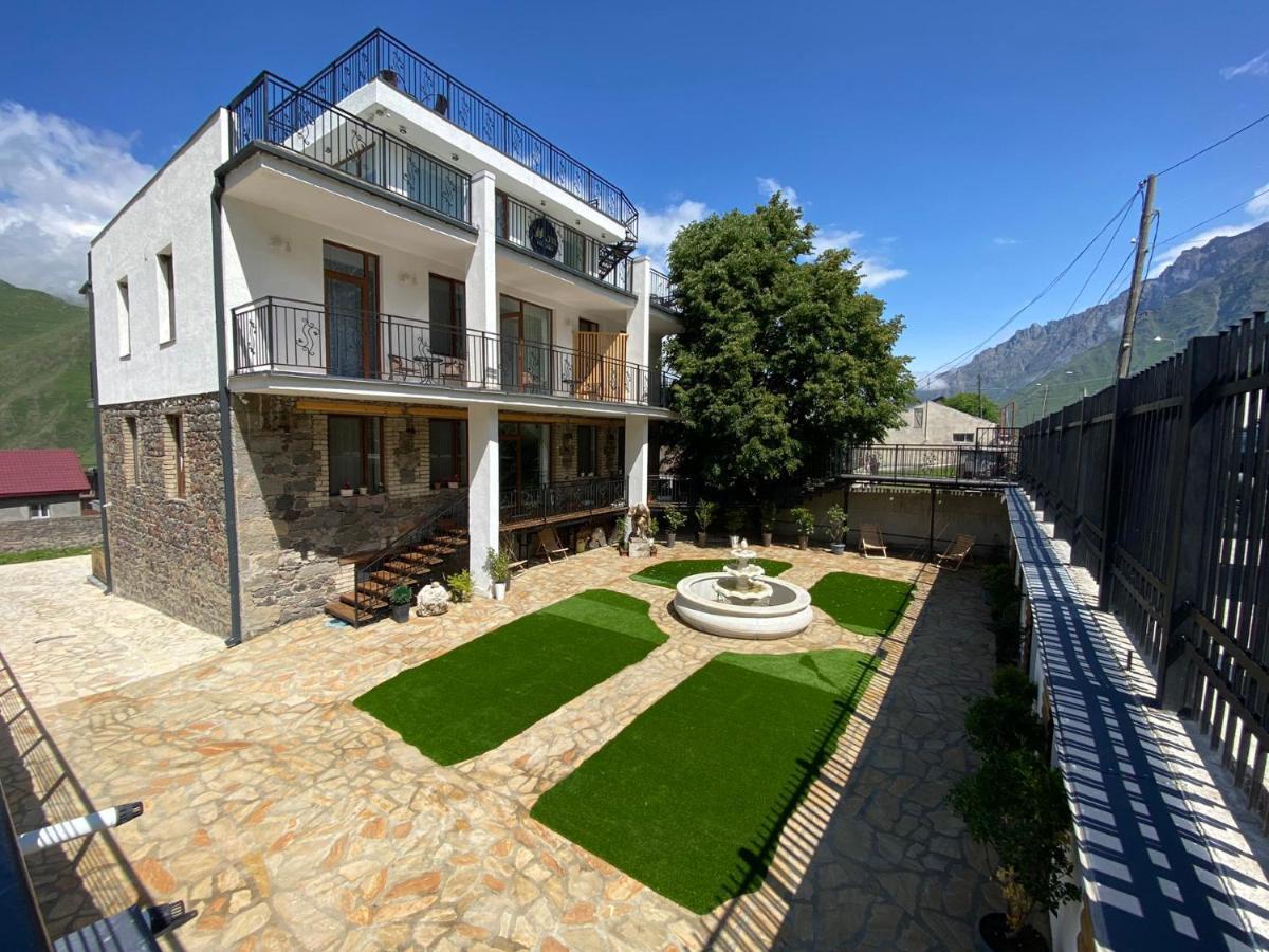 Mood Hotel Kazbegi Exterior foto