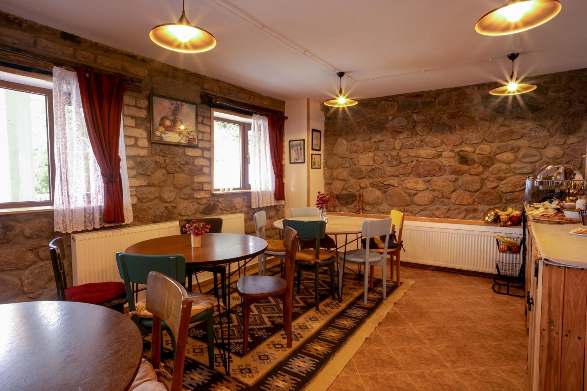 Mood Hotel Kazbegi Exterior foto
