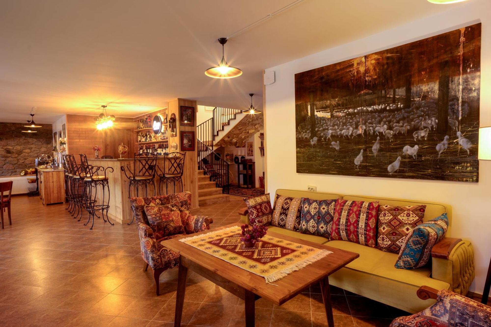 Mood Hotel Kazbegi Exterior foto