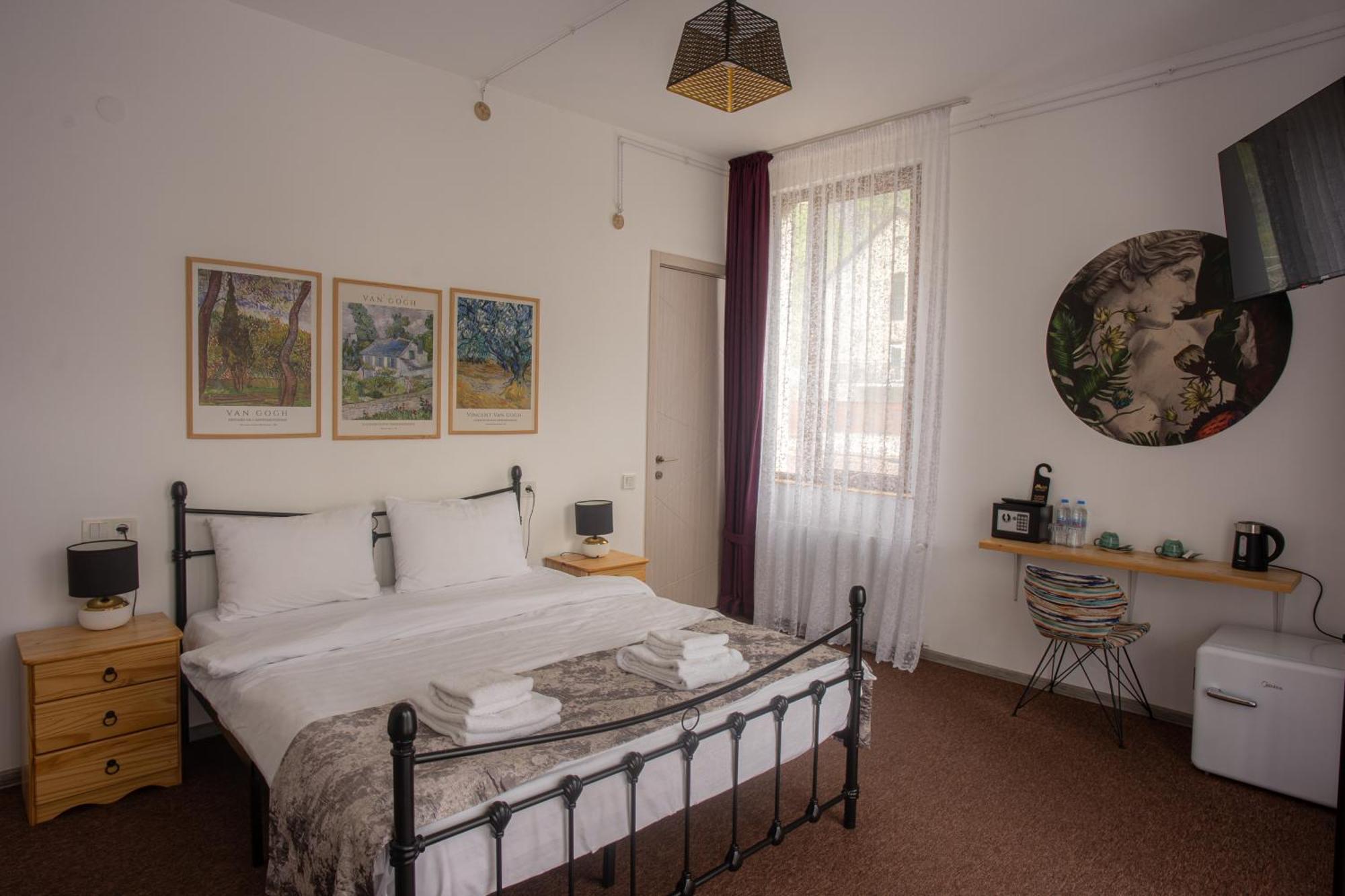 Mood Hotel Kazbegi Exterior foto