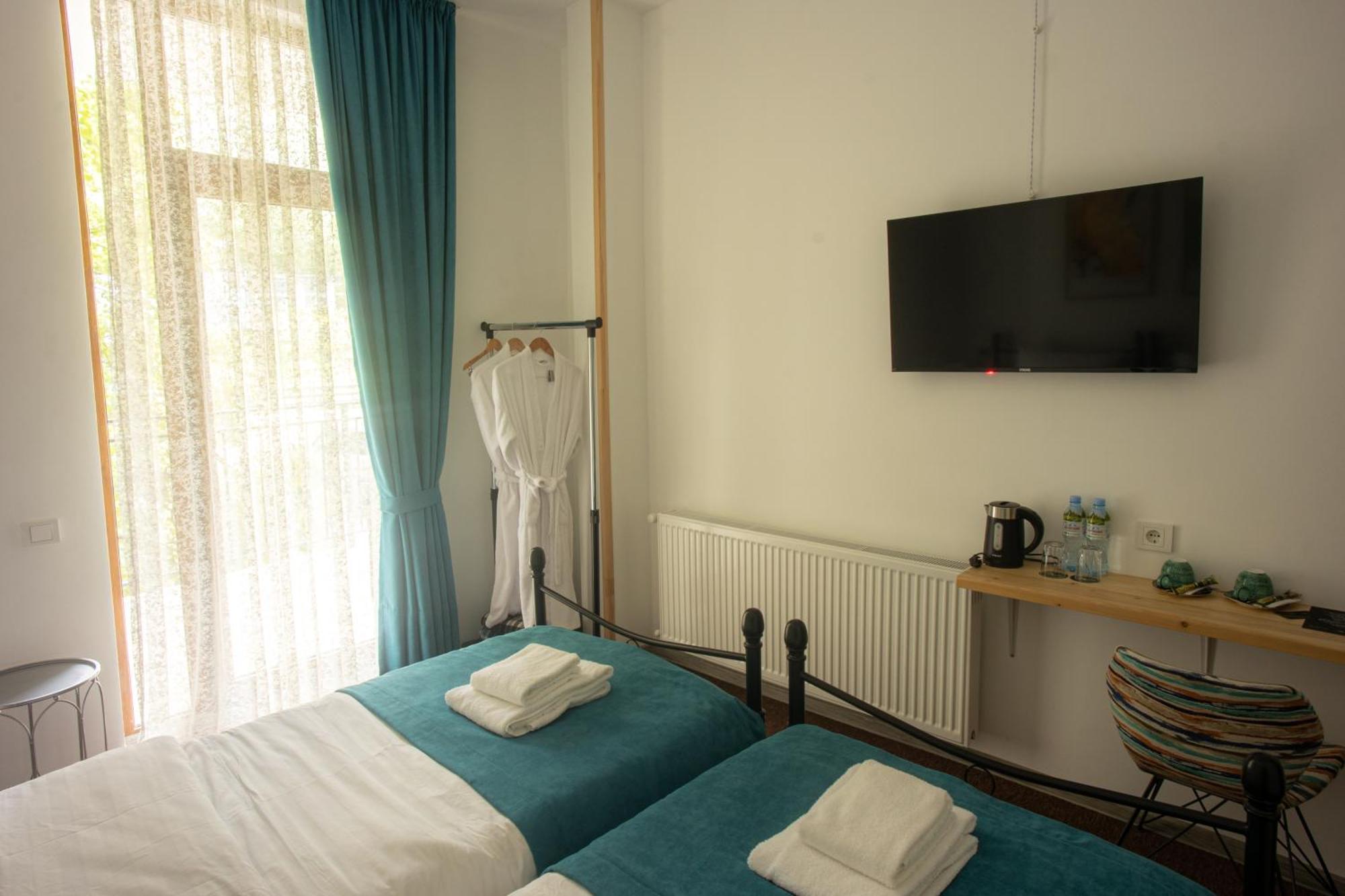 Mood Hotel Kazbegi Exterior foto